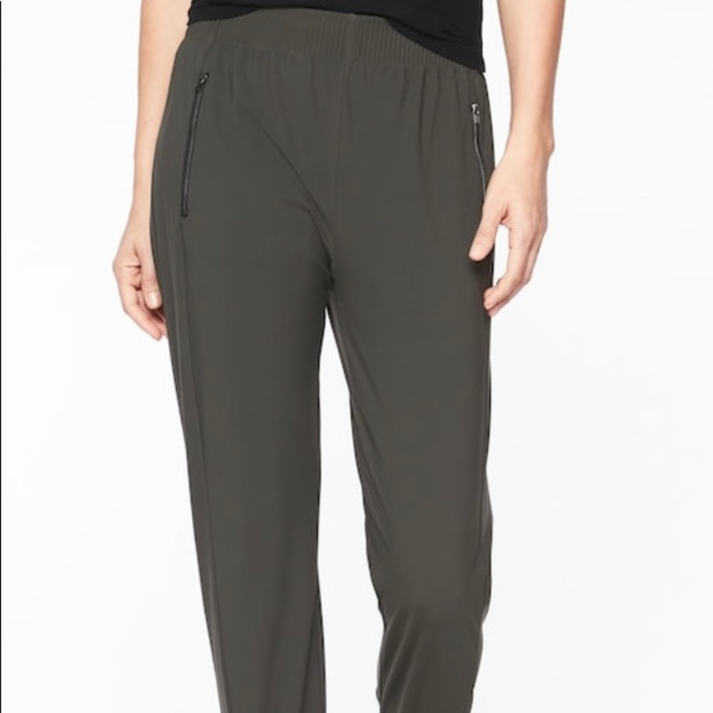 Athleta cosmic jogger black